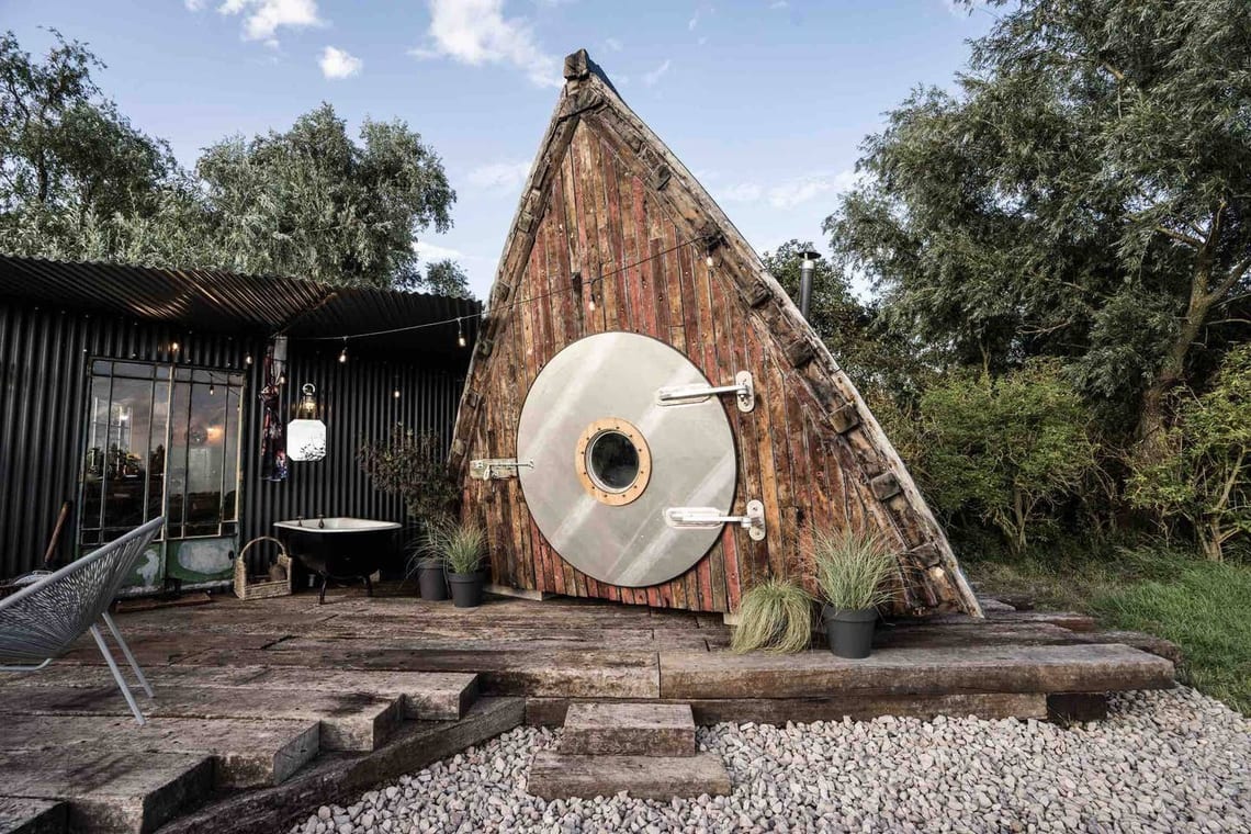 Glamping Boatshack Cambridgeshire exterior