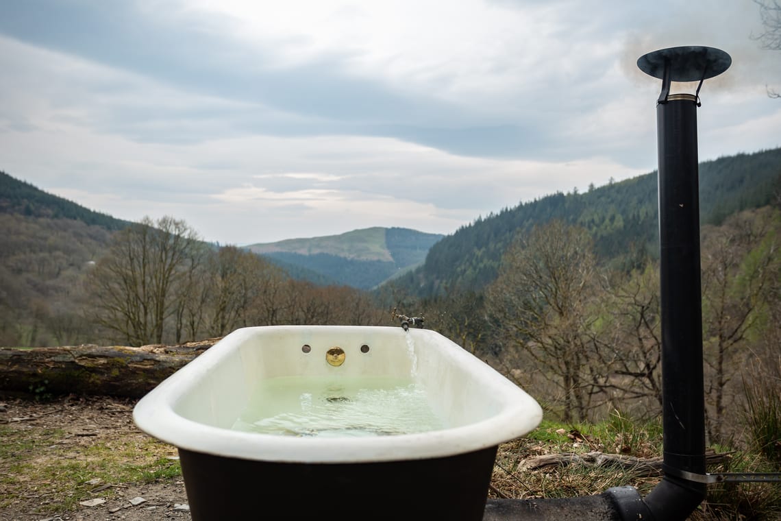 Outdoor tub at Eco Retreats, Powys